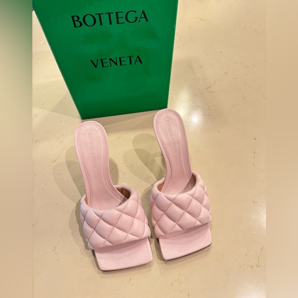 BOTTEGA VENETA | Padded Slip-On Mules - Picture 4 of 10